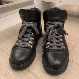 🖤SOLD🖤Barney’s Boots